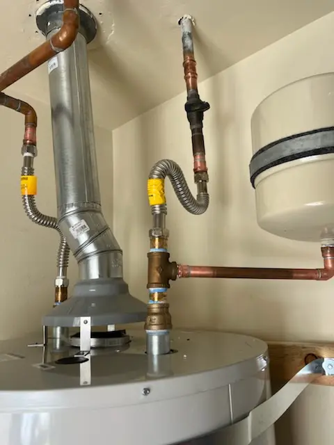 Water heater installation and plumbing repair in Oakland Forest